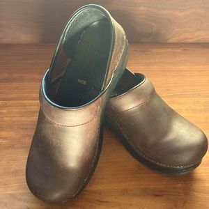 Dansko Pro Oiled Brown Clogs 38W